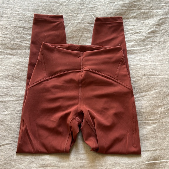 ✨ LULULEMON INSTILL TIGHT 25” SZ 4 IN DARK TERRACOTTA - Picture 2 of 5